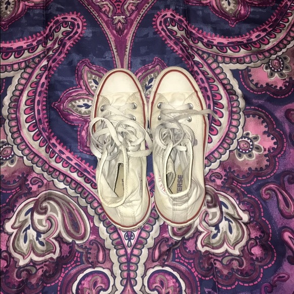 ***SOLD***White High Top Converse - Picture 2 of 3